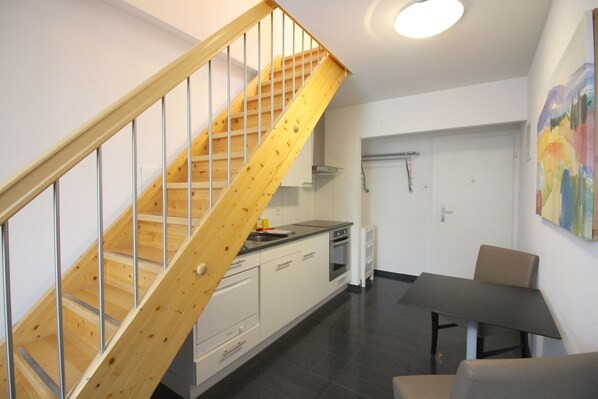 Deluxe Apartment | Staircase