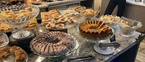 Petit déjeuner buffet compris tous les jours