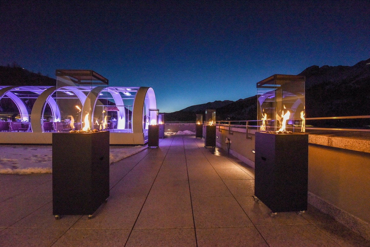 3 restaurants, breakfast, dinner served; peruvian cuisine