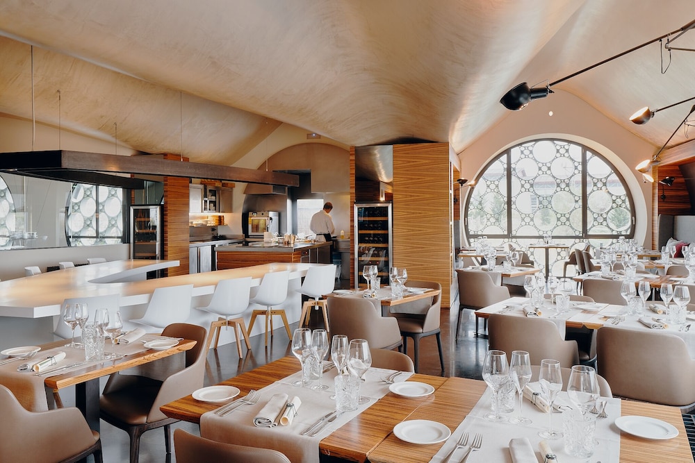 Cava & Hotel Mastinell by null