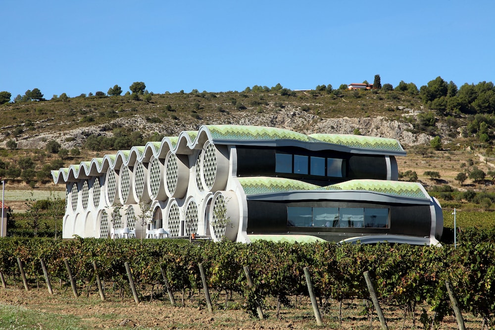 Cava & Hotel Mastinell by null
