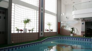 Indoor pool, pool loungers
