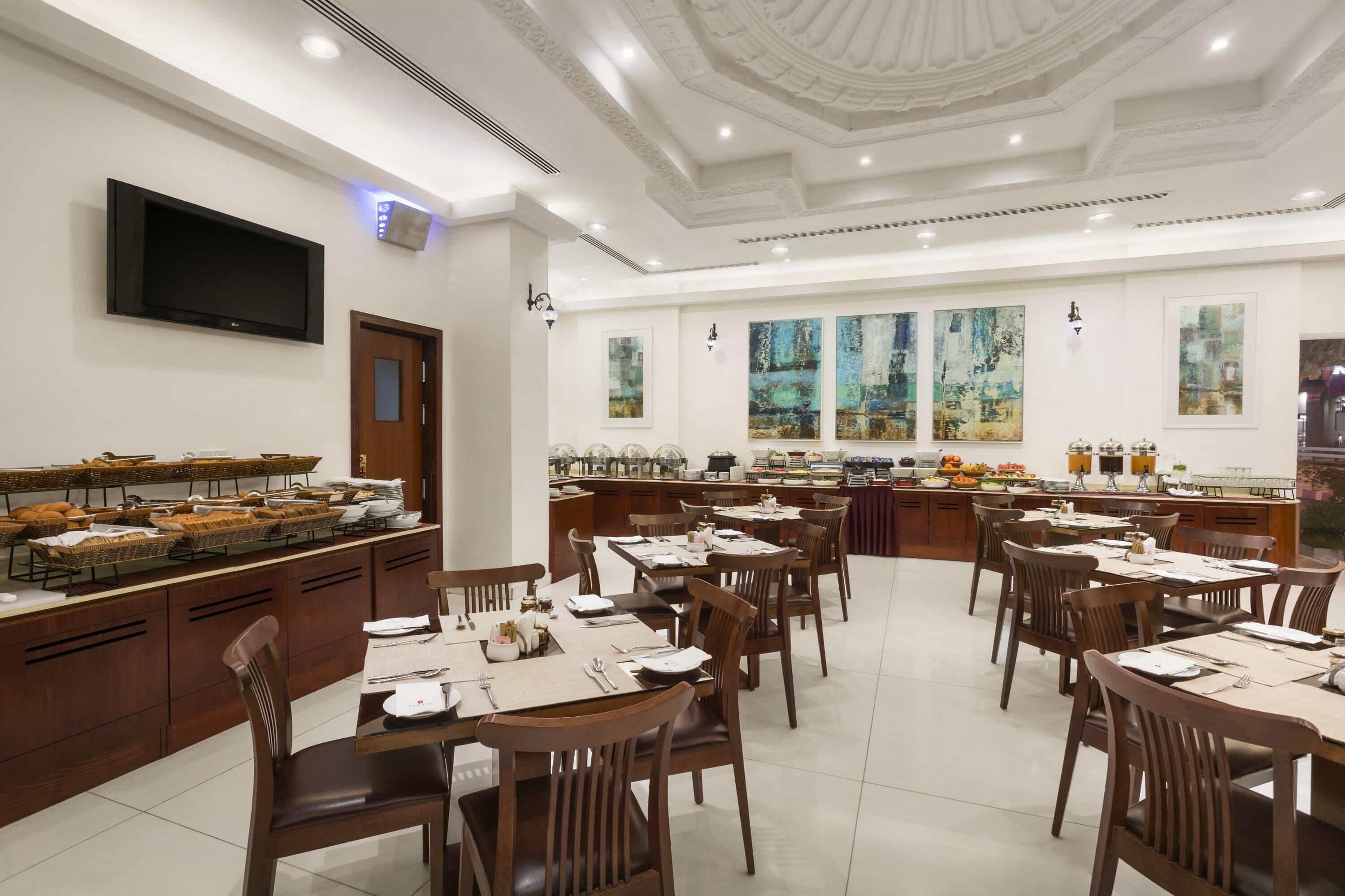 2 restaurants, breakfast, lunch, dinner served; Modern European cuisine
