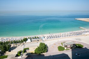Front of property - Ramada by Wyndham Beach Hotel Ajman (Ajman)