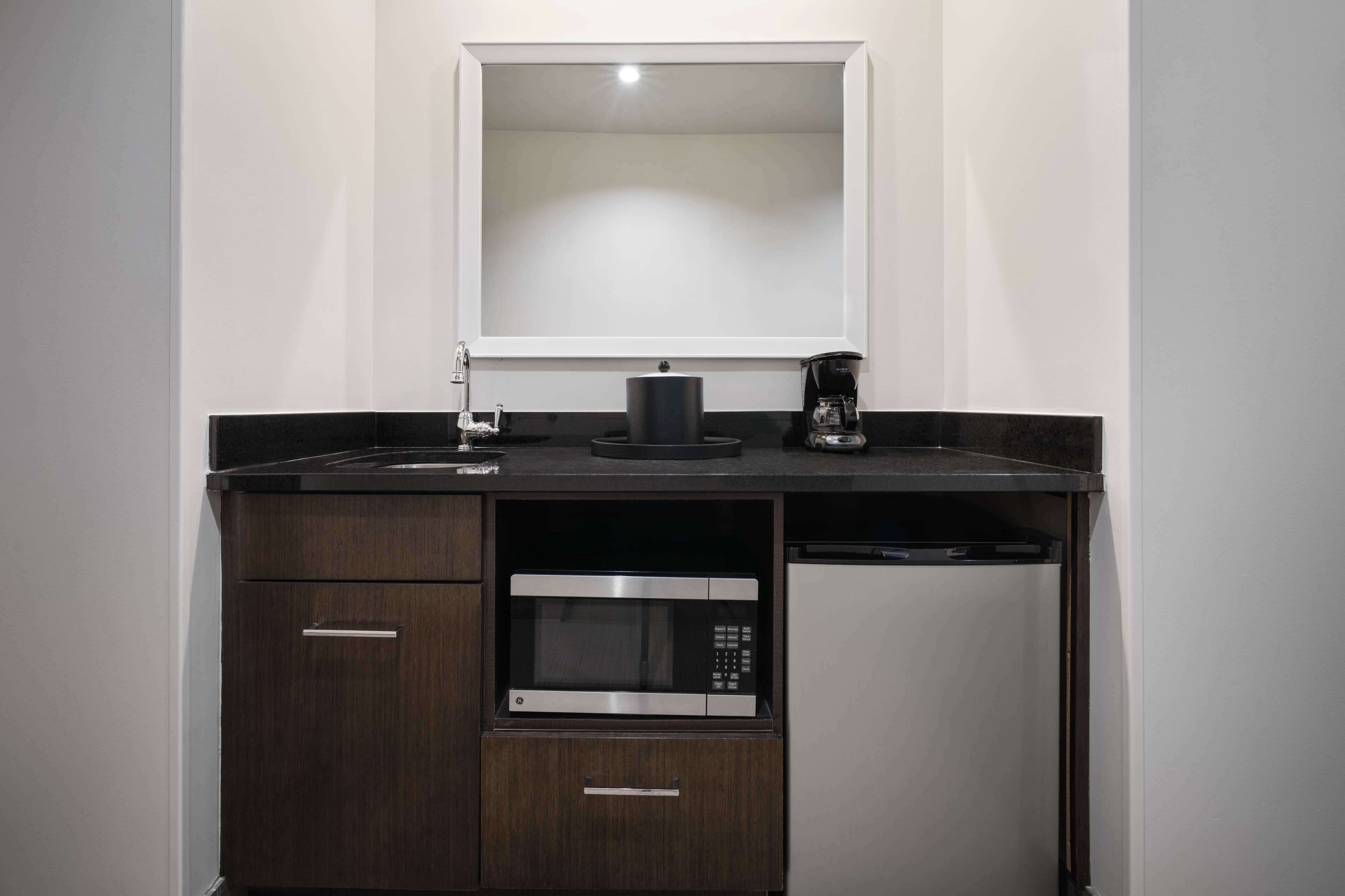 king studio suite | premium bedding, in-room safe, desk, laptop workspace