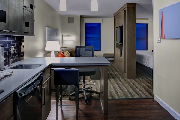 Tabla de planchar con plancha, cunas gratuitas, wifi gratis