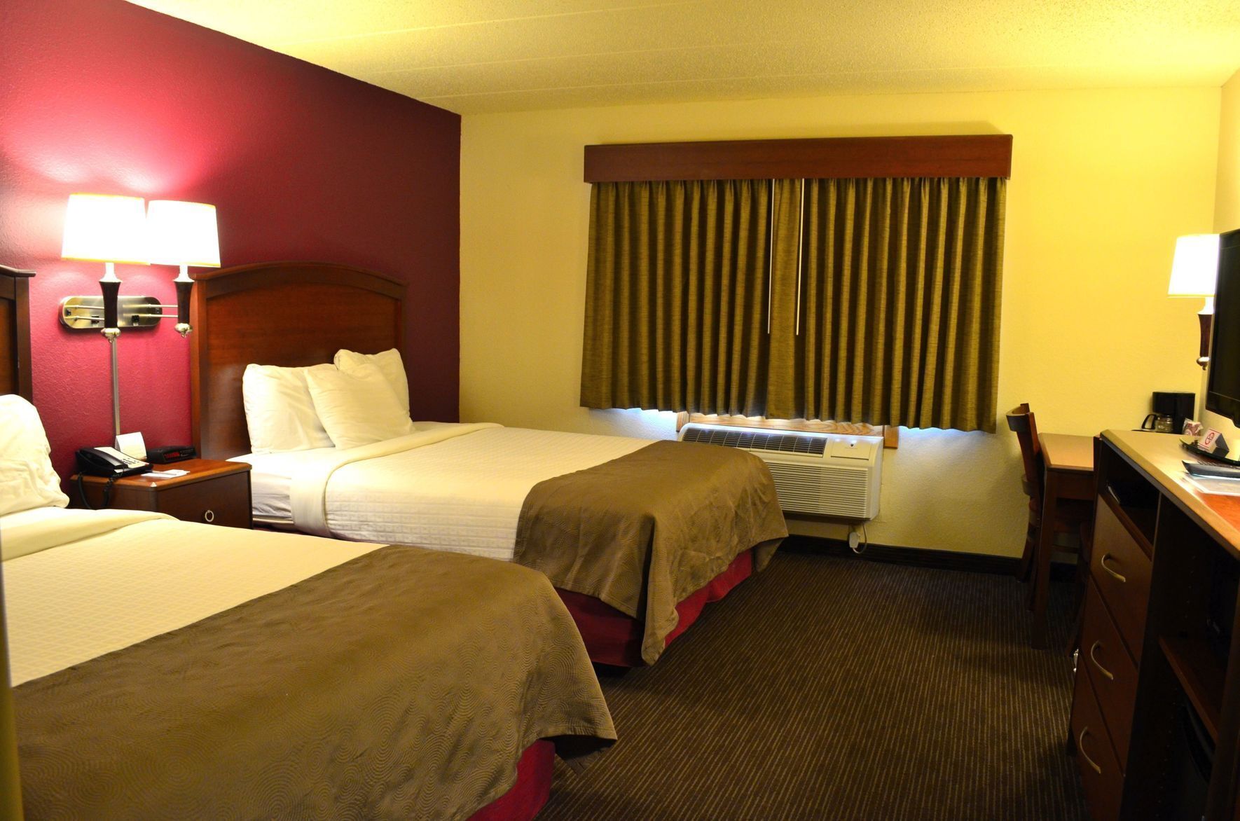 高級寝具、デスク、アイロン / アイロン台、可動式ベッド