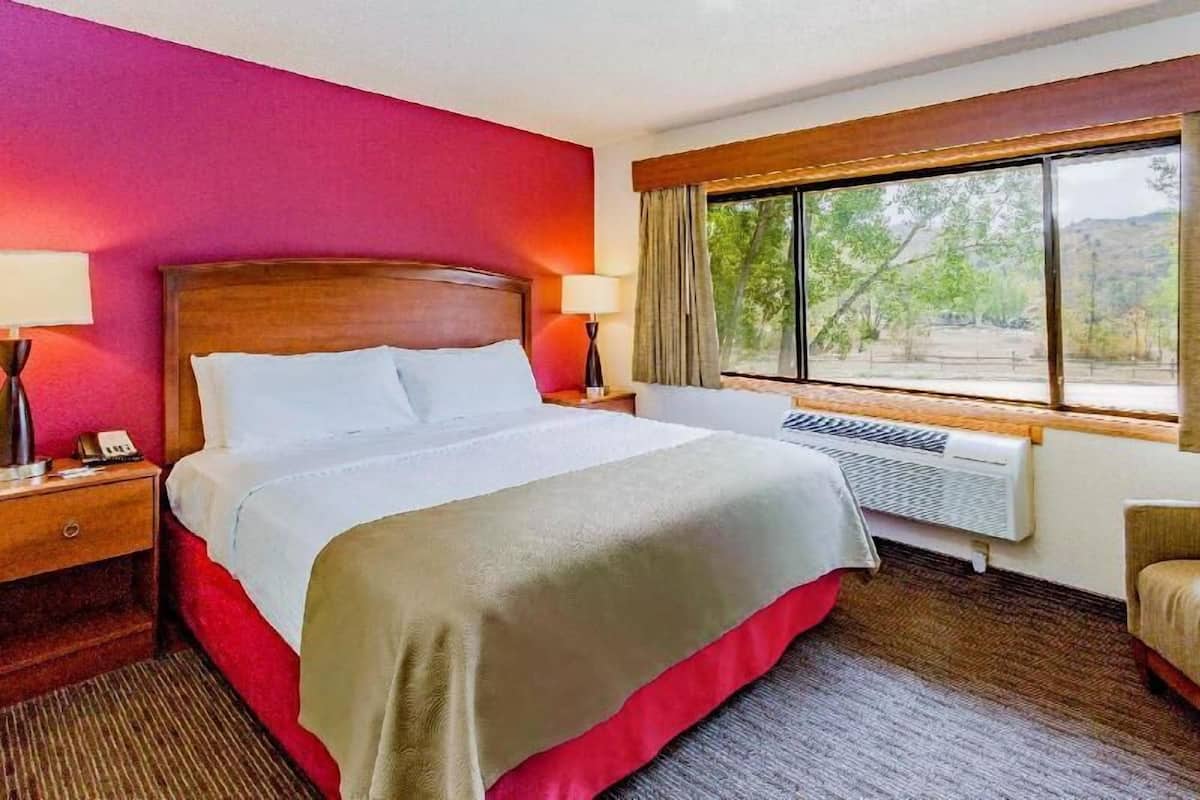 Ropa de cama de alta calidad y escritorio