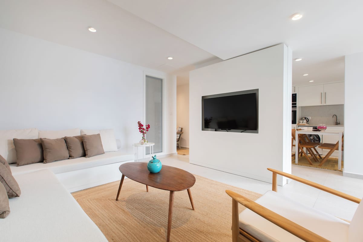 Elite Condo | Living area