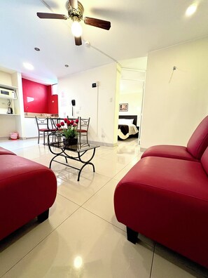 ダブルルーム (Desayuno Incluido) | ミニバー、セーフティボックス (室内)、デスク、遮光カーテン