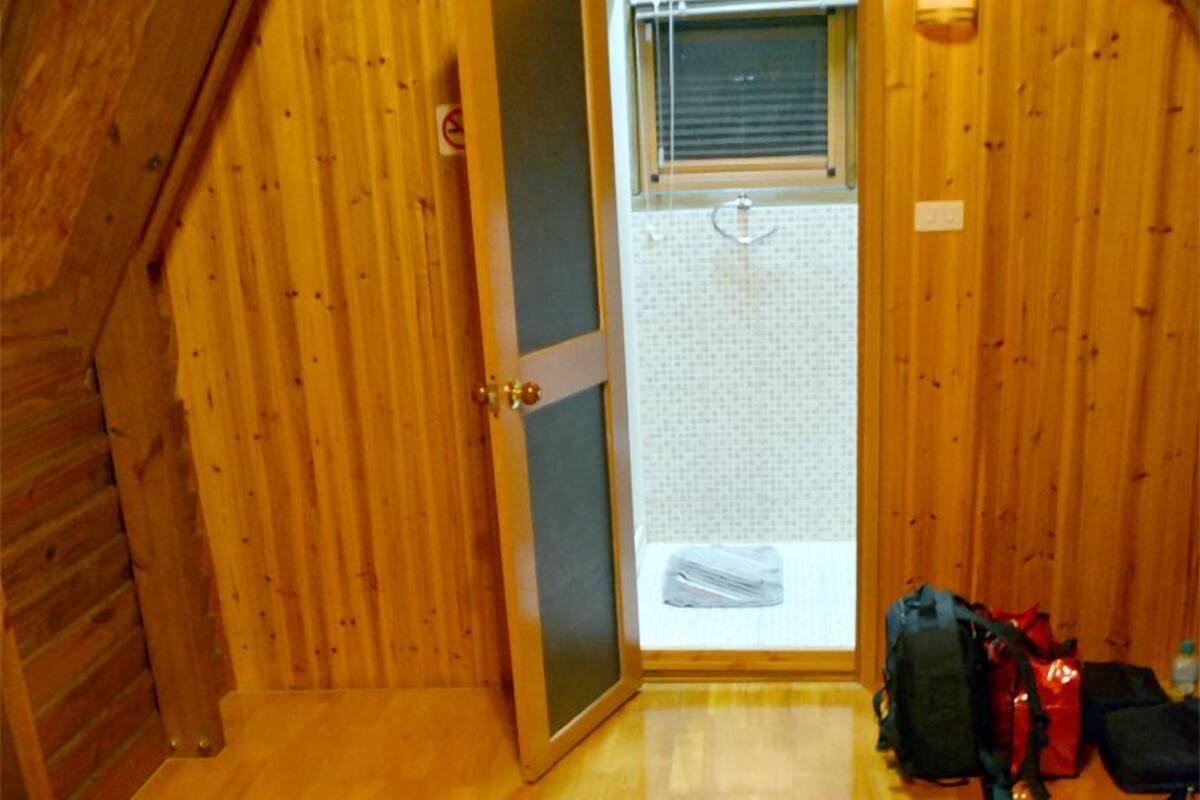 Baita, 1 letto matrimoniale, Non fumatori | Con stile personalizzato, una scrivania, tende oscuranti