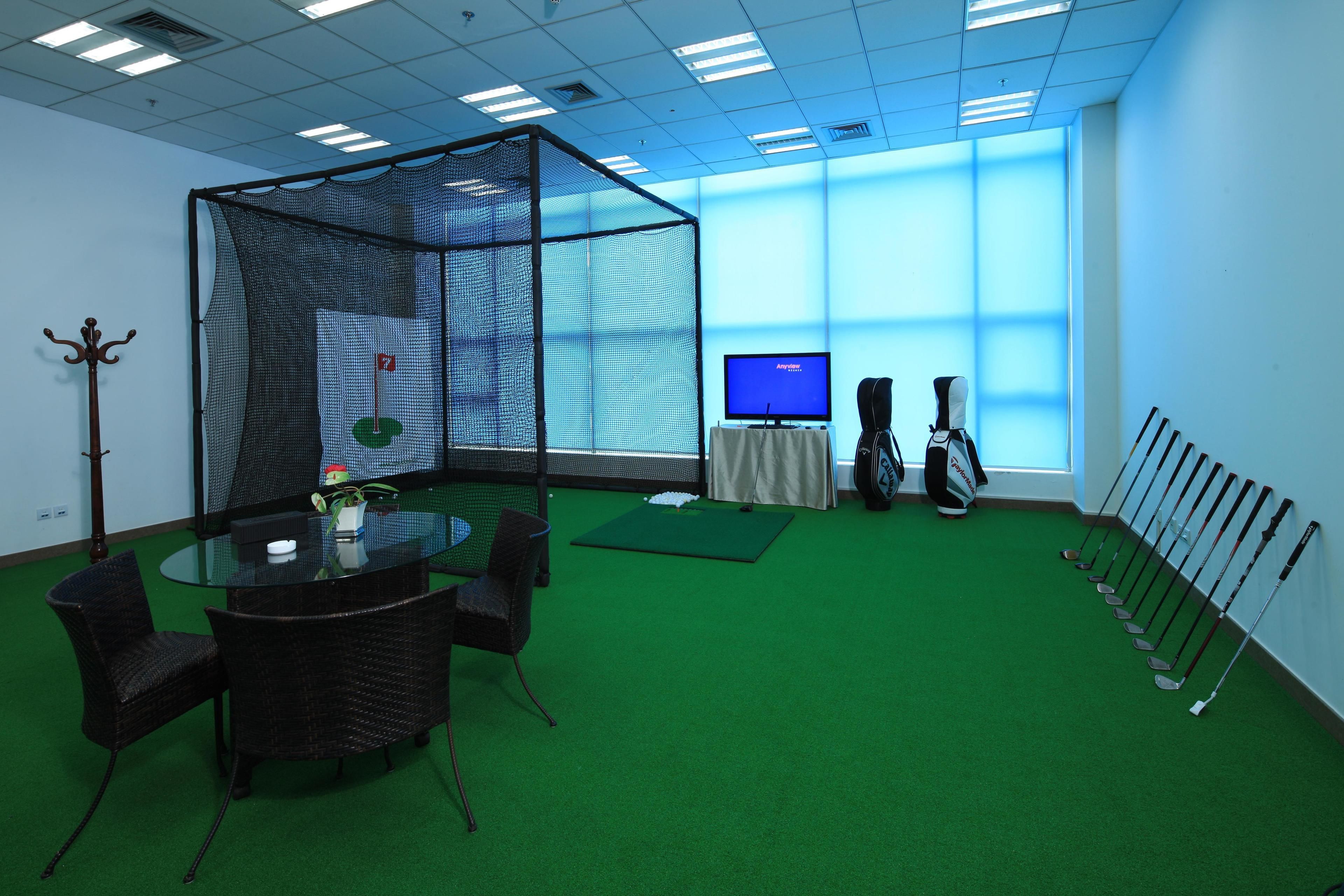 indoor golf driving range