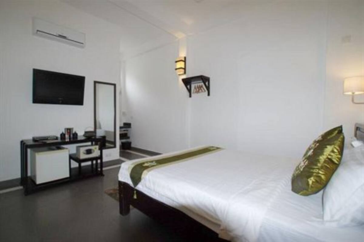 Superior Double or Twin Room | Minibar, in-room safe, WiFi (free), individually decorated