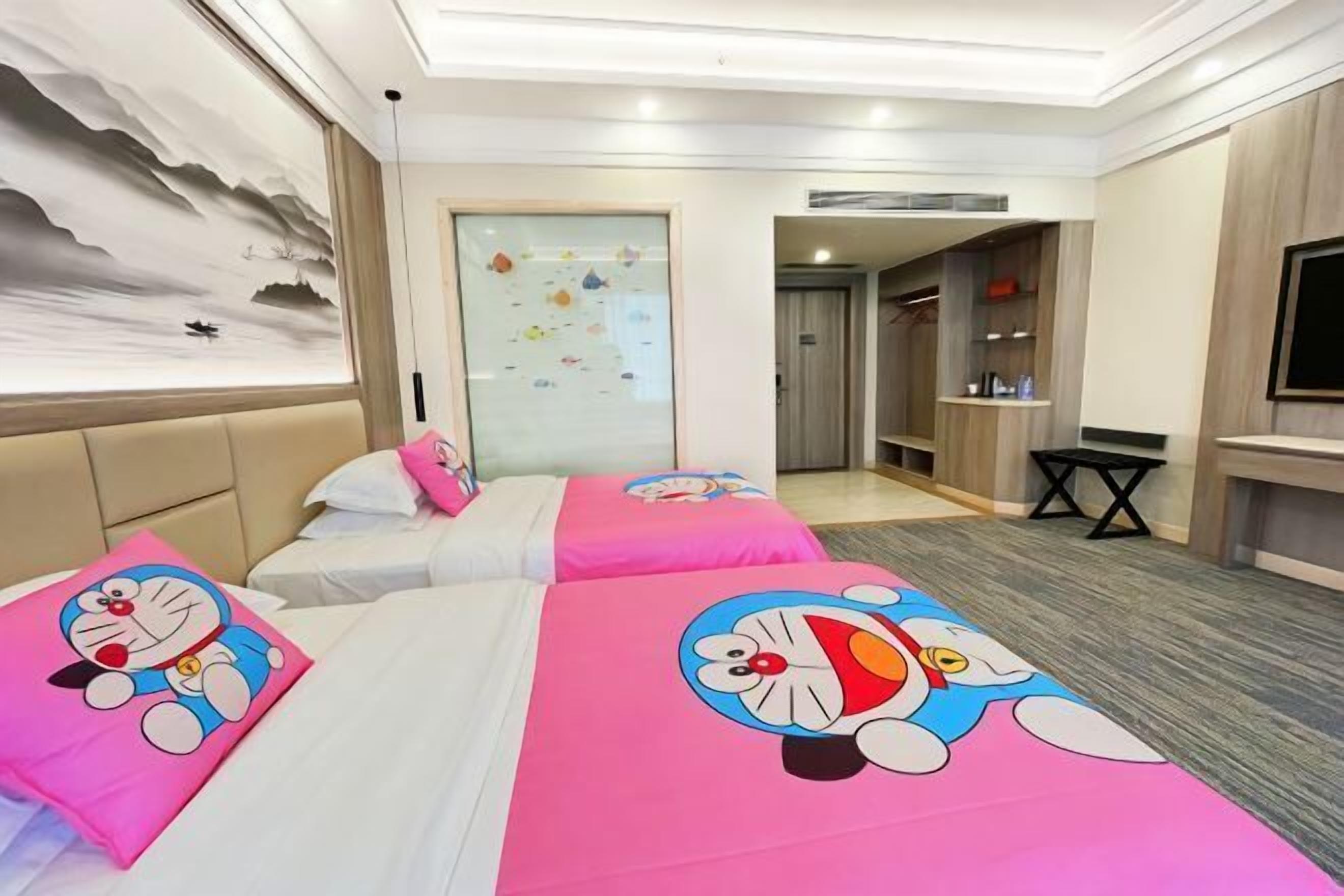 Minibar, in-room safe, desk, laptop workspace