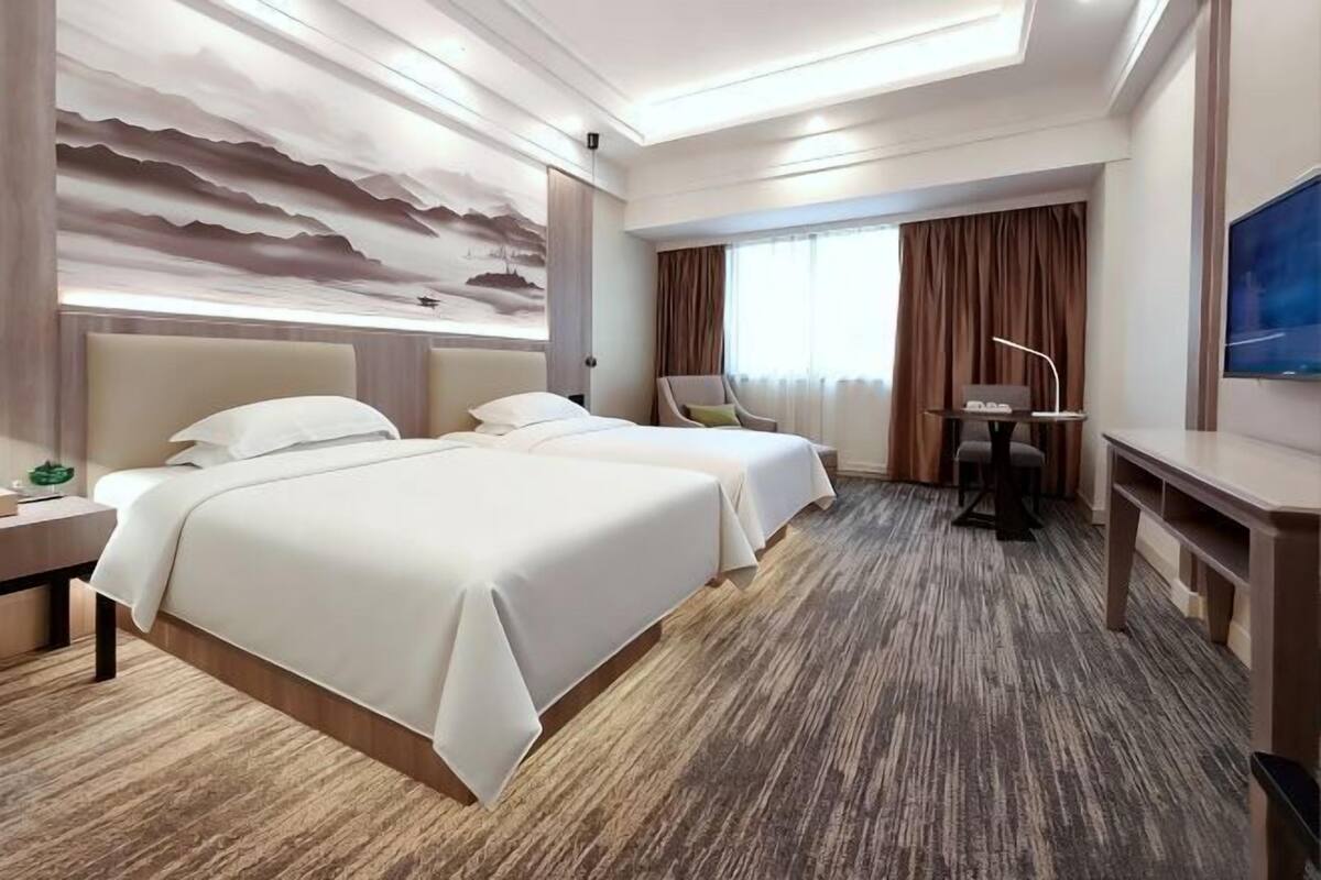 Minibar, in-room safe, desk, laptop workspace