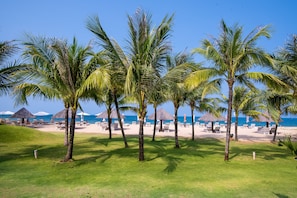 Private beach, sun loungers, beach umbrellas, beach towels
