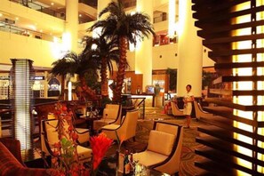 ロビーラウンジ