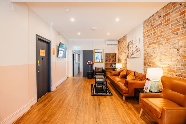 Interior entrance - Newtown Cozy Stays  (Newtown)