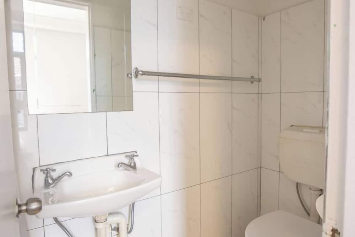 Badezimmer | Handtücher, Seife, Shampoo, Toilettenpapier