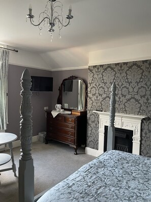 Superior Double Room, Ensuite (Superior Four Poster)