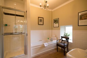 Habitación de lujo doble, baño privado | Baño