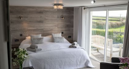 Tregaddra Farmhouse B&B