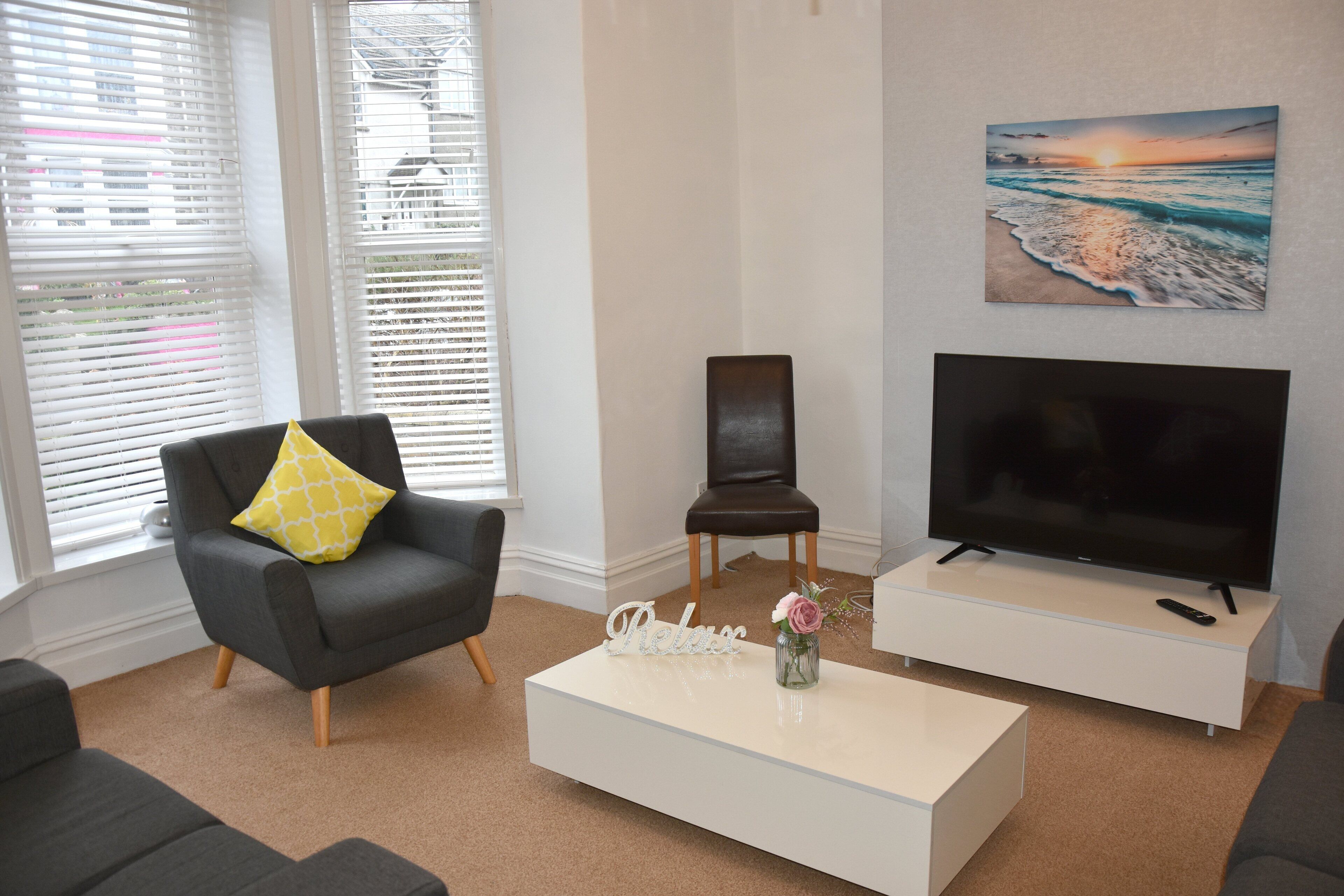 townhome | living room | flat-screen tv