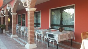 Unclassified image, 4 of 43, button - Hotel Le Colombelle (Massanzago)