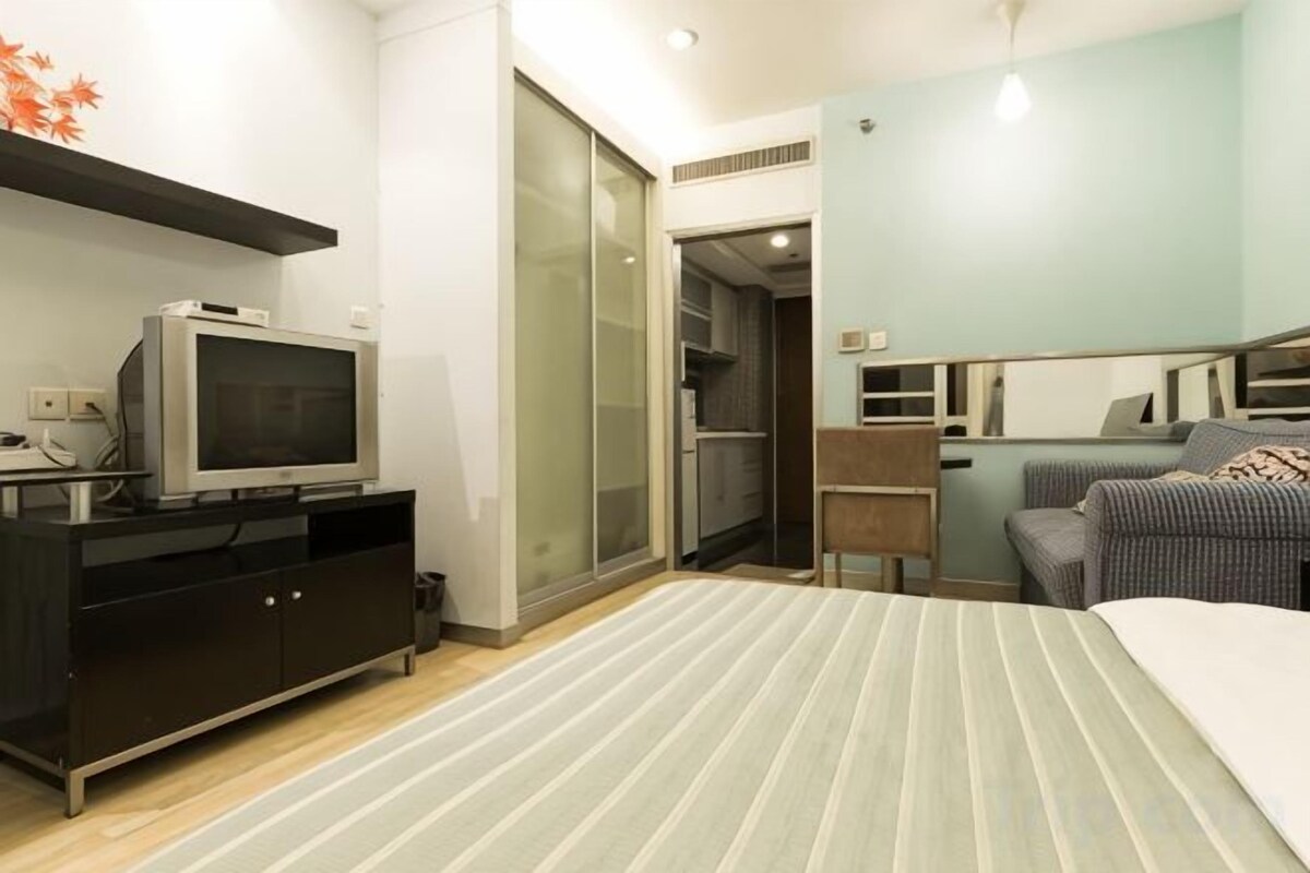 Schreibtisch, schallisolierte Zimmer, Bügeleisen/Bügelbrett