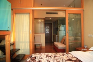 Desk, soundproofing, iron/ironing board, free WiFi - Shanghai Abest Xinshikong Apartments (Shanghai)