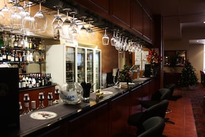 2 bars/lounges - Roma Explorers Inn (Roma)