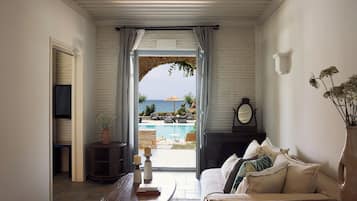 Premium bedding, in-room safe, desk, soundproofing