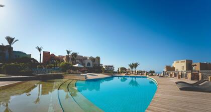 Azzurra Sahl Hasheesh