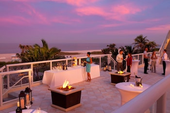 Reception area at Fort Lauderdale Marriott Pompano Beach Resort