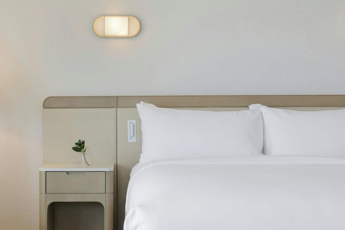 1 bedroom, pillow-top beds, in-room safe, desk