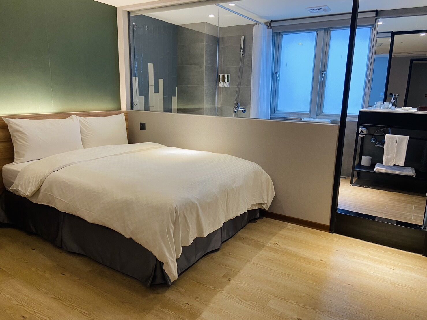 deluxe double room (with window)  | down duvets, in-room safe, soundproofing, iron/ironing board