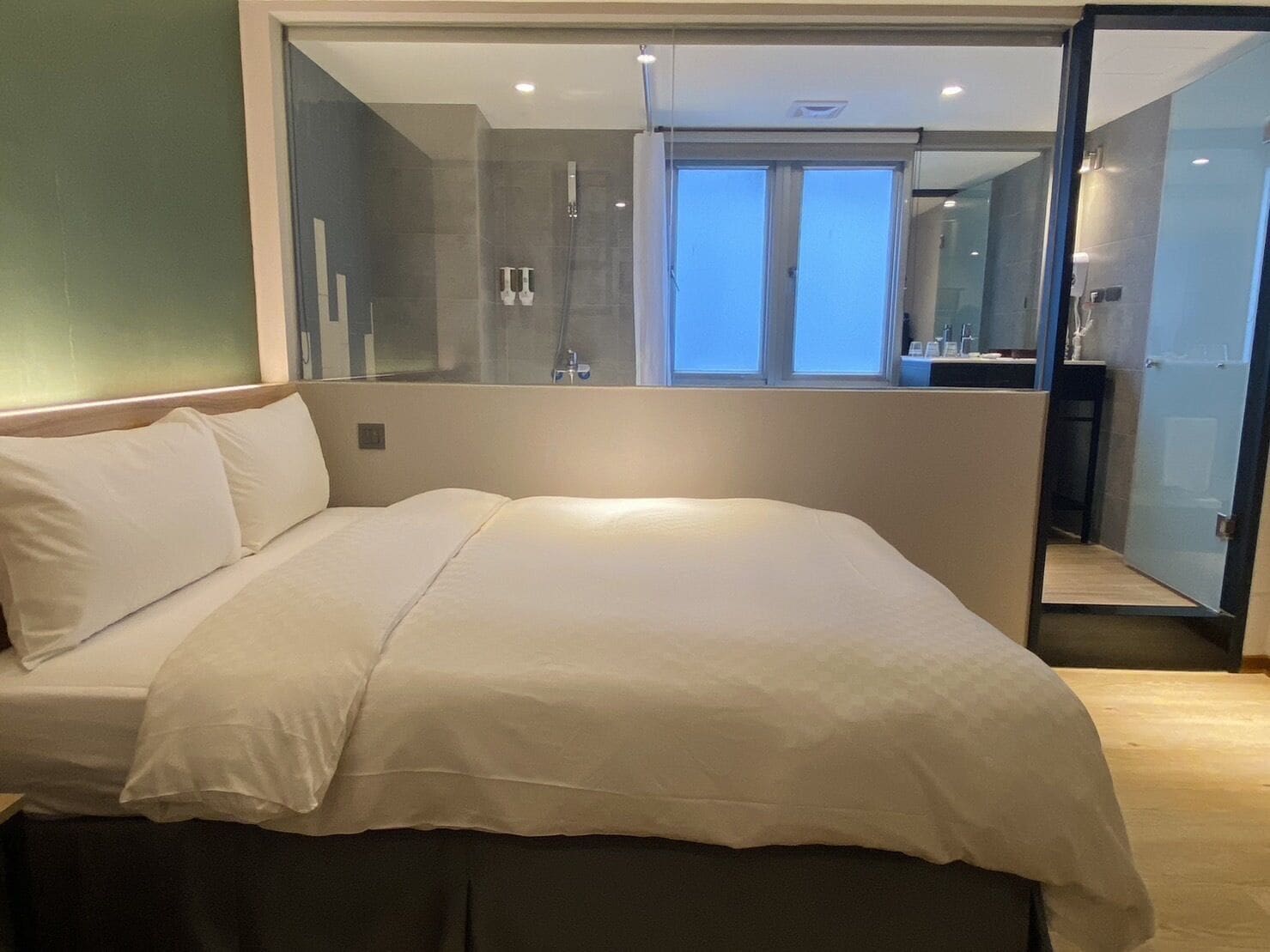 deluxe double room (with window)  | down duvets, in-room safe, soundproofing, iron/ironing board