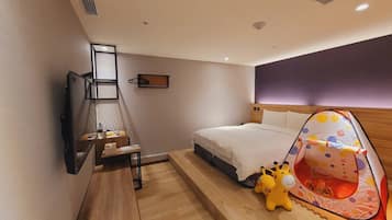 Kid Suite Double Room (2 Adults + 1 Child) | Down duvets, in-room safe, soundproofing, iron/ironing board
