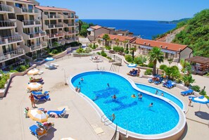 Front of property - evening/night - Blue Horizon Apartments (Pržno)
