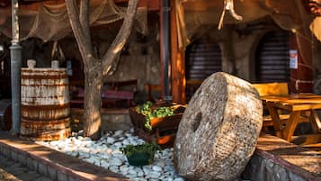 2 restaurants, breakfast, lunch, dinner served; Mediterranean cuisine