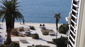 Herbergi með tvíbreiðu rúmi - sjávarsýn | 1 svefnherbergi, dúnsængur, míníbar, öryggishólf í herbergi