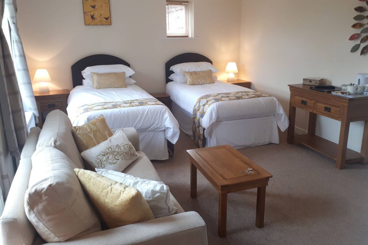 Deluxe Twin Room, Ensuite, Garden View (First floor)