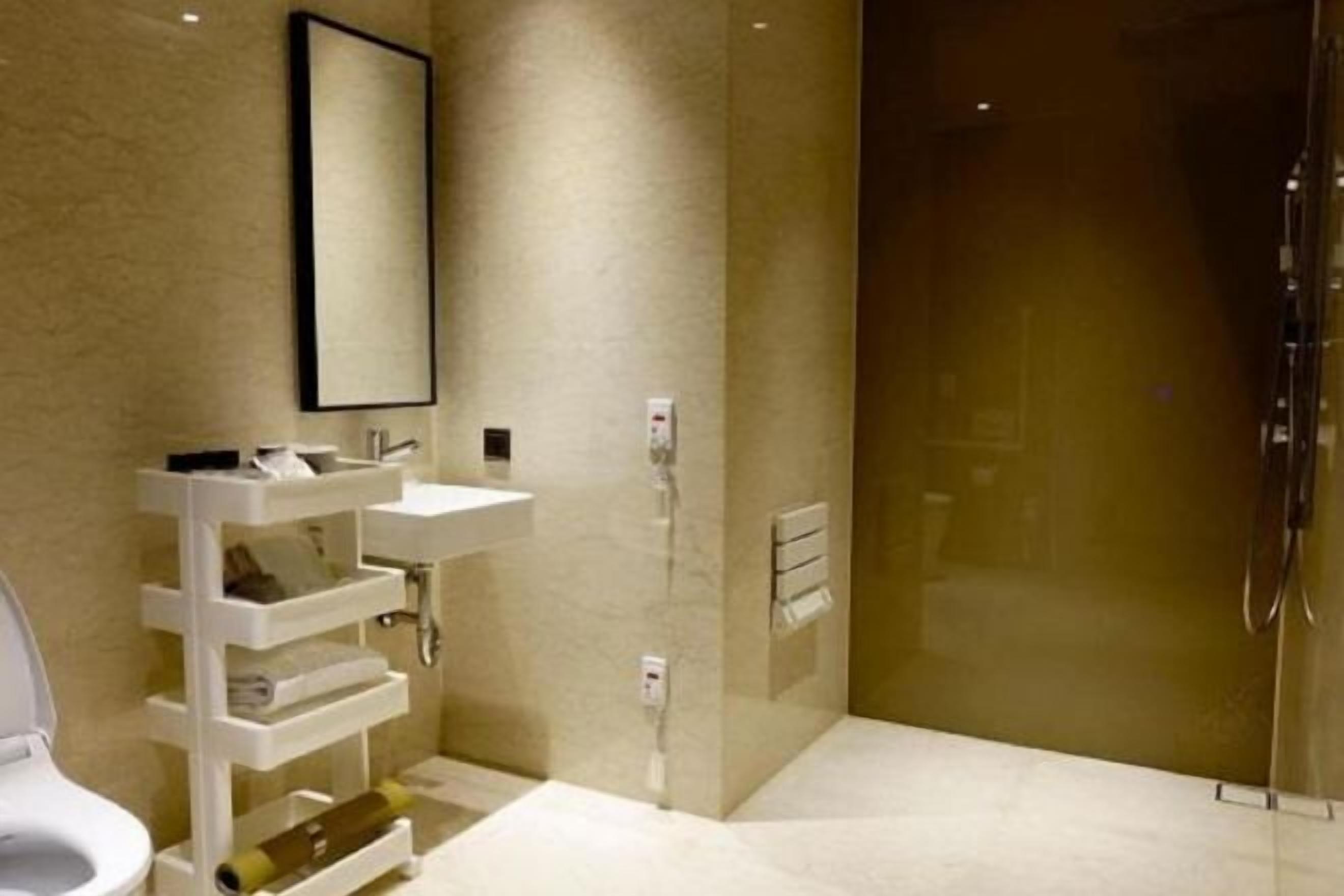 Artículos de tocador ecológicos, secador de pelo, pantuflas