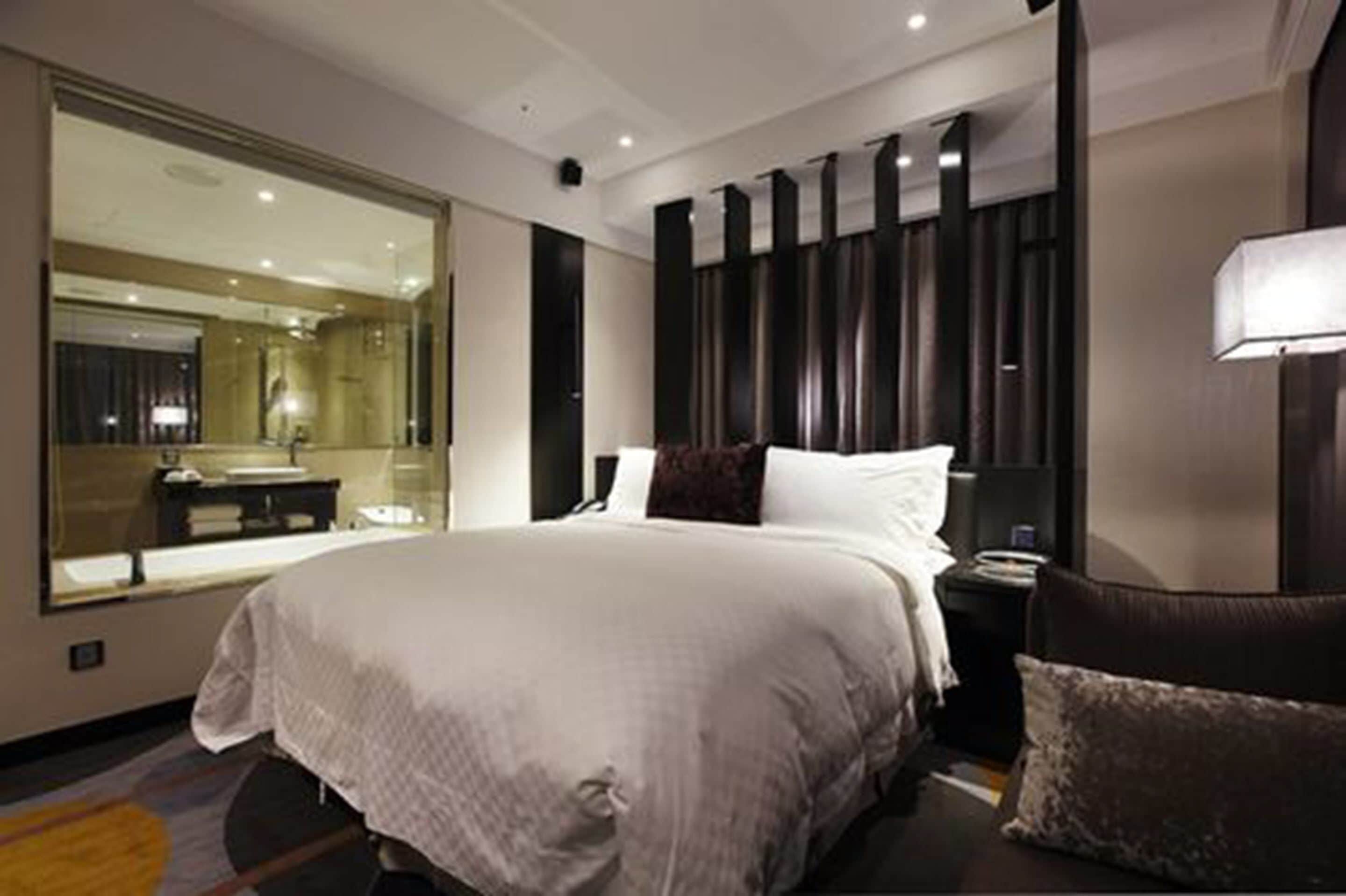 corner king | living room | lcd tv