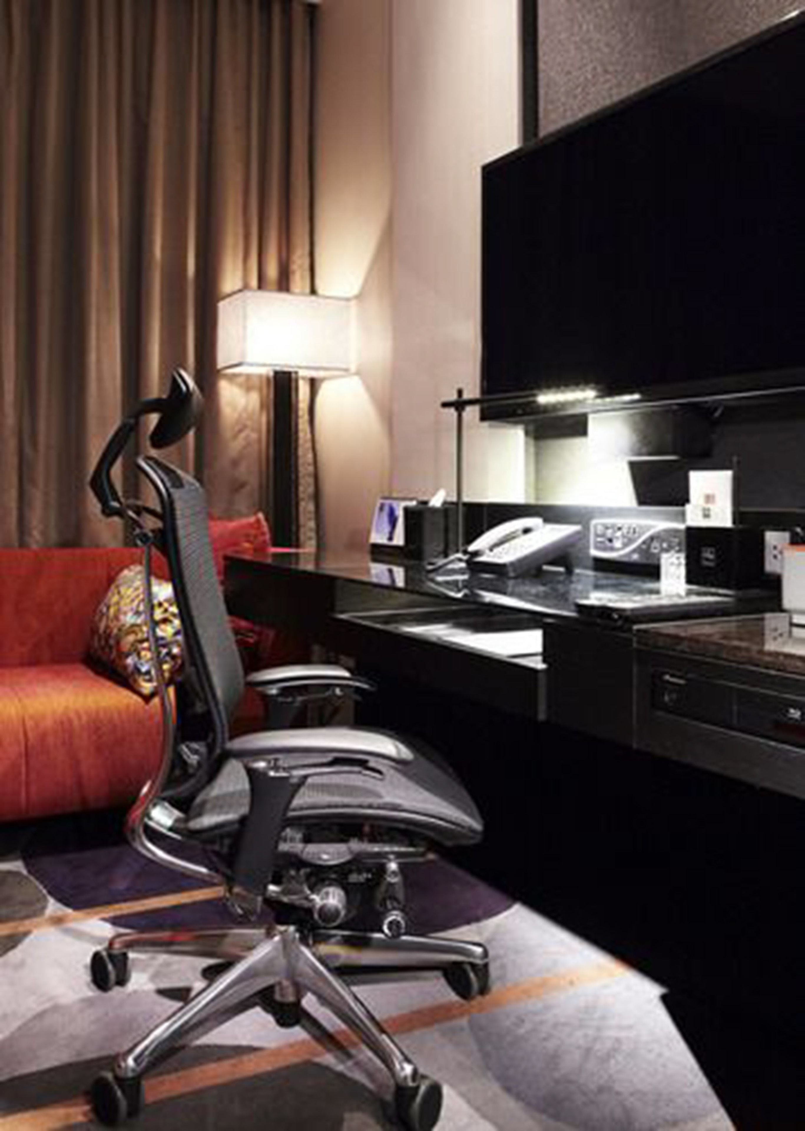 premium king | living room | lcd tv