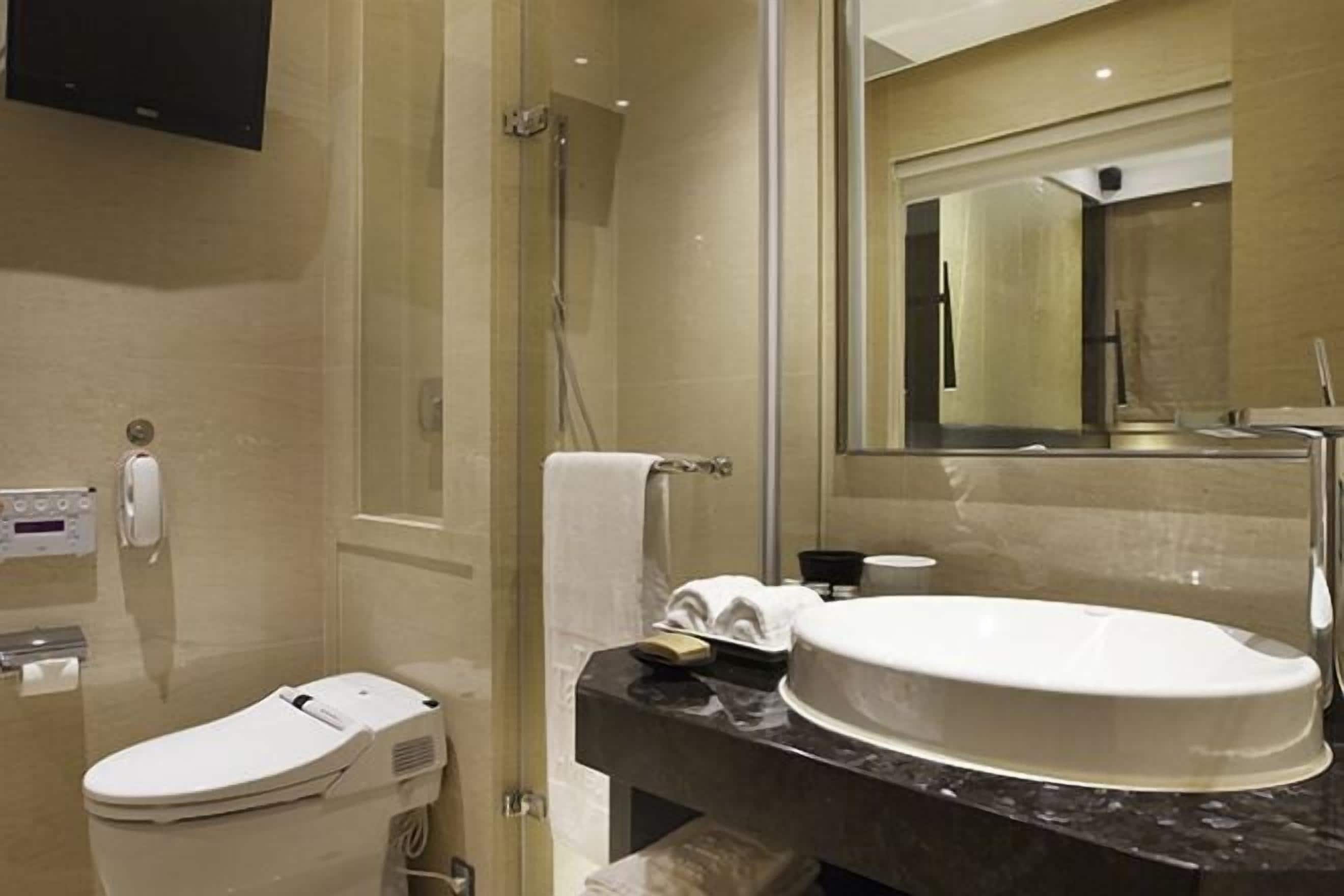 Artículos de tocador ecológicos, secador de pelo, pantuflas