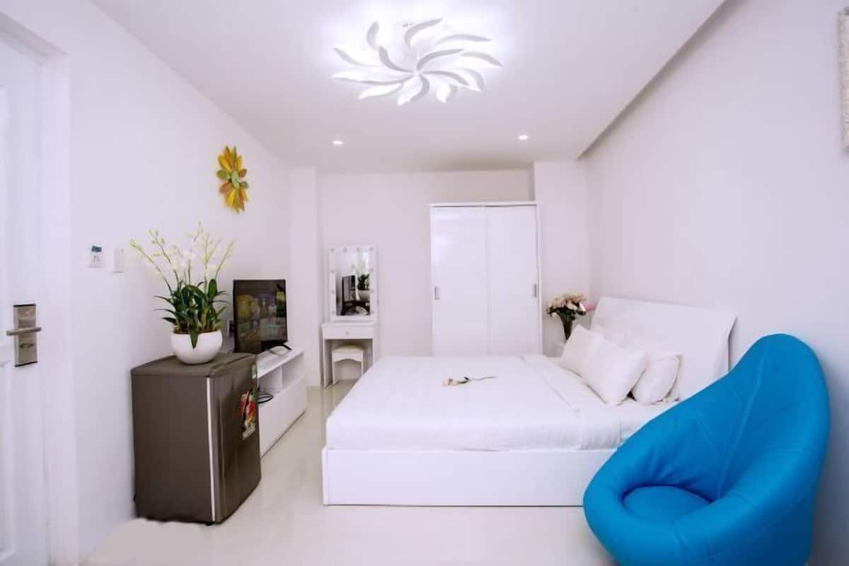 Minibar, desk, soundproofing, free WiFi