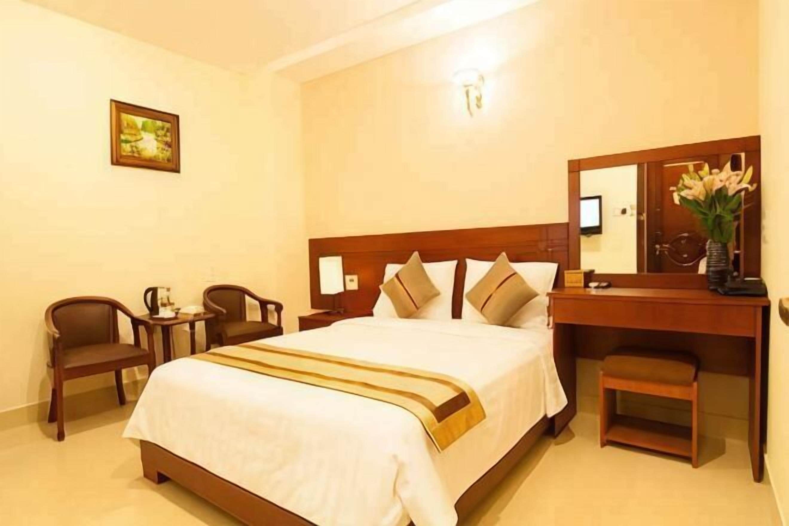 Minibar, bàn, phòng cách âm, truy cập Internet không dây miễn phí 