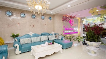 Hiên