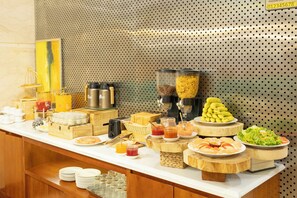 Free daily buffet breakfast